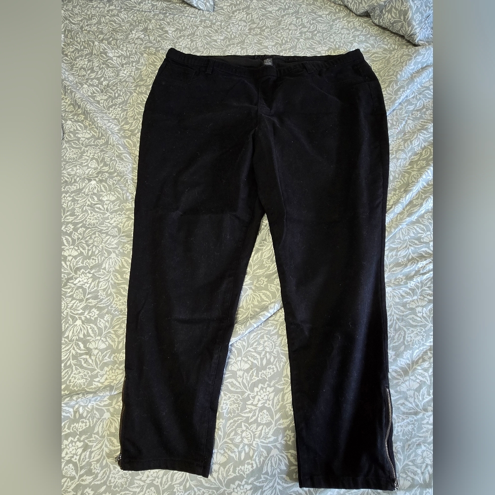Massini Classic Black Ankle Pants